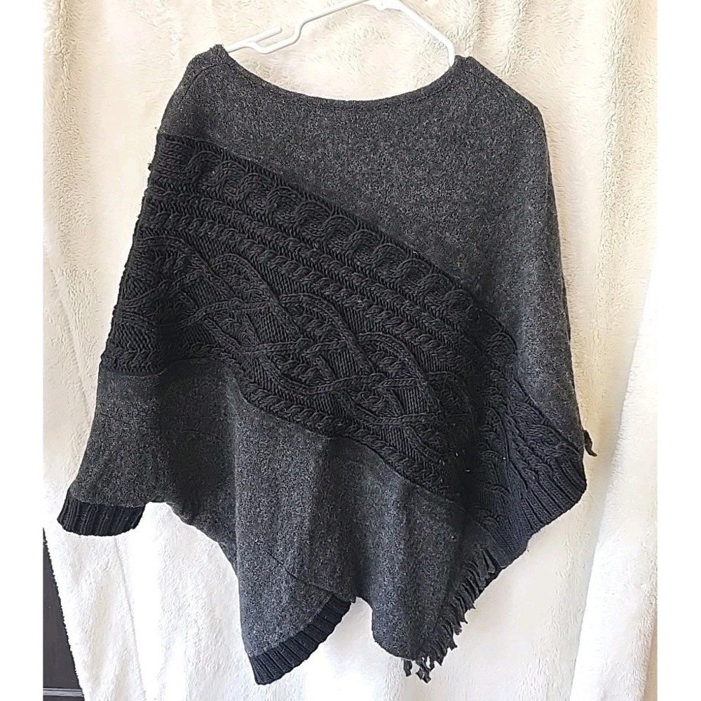 Anthropologie Sleeping on Snow Sweater Womens XS/S Gray‎ Black Oversized Poncho